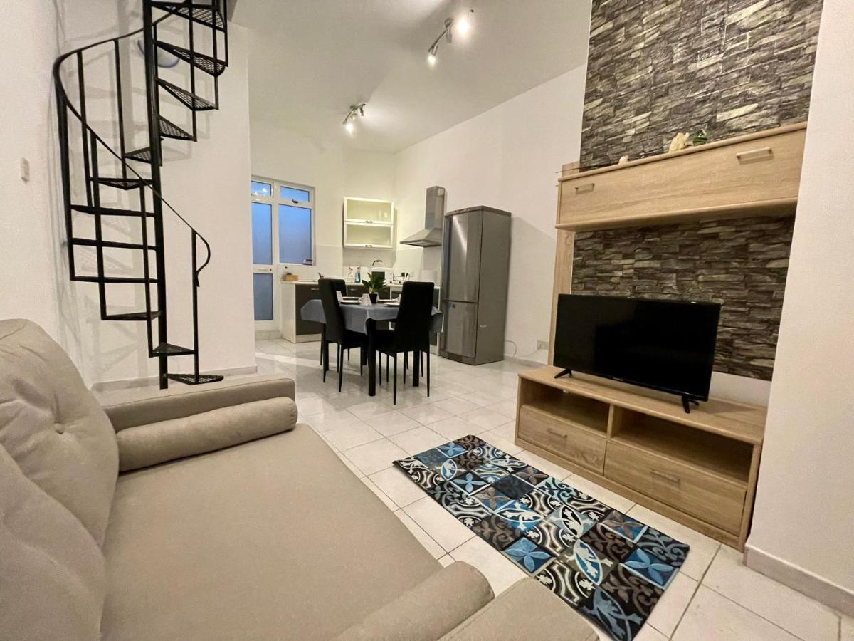 Balesa Property - Modern Duplex House In Central Слима Екстериор снимка