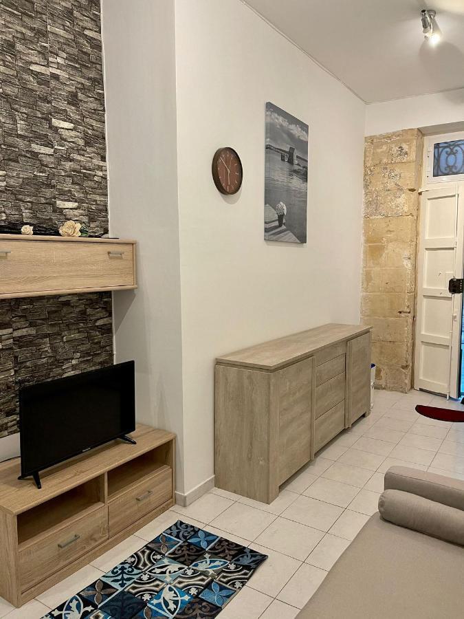 Balesa Property - Modern Duplex House In Central Слима Екстериор снимка