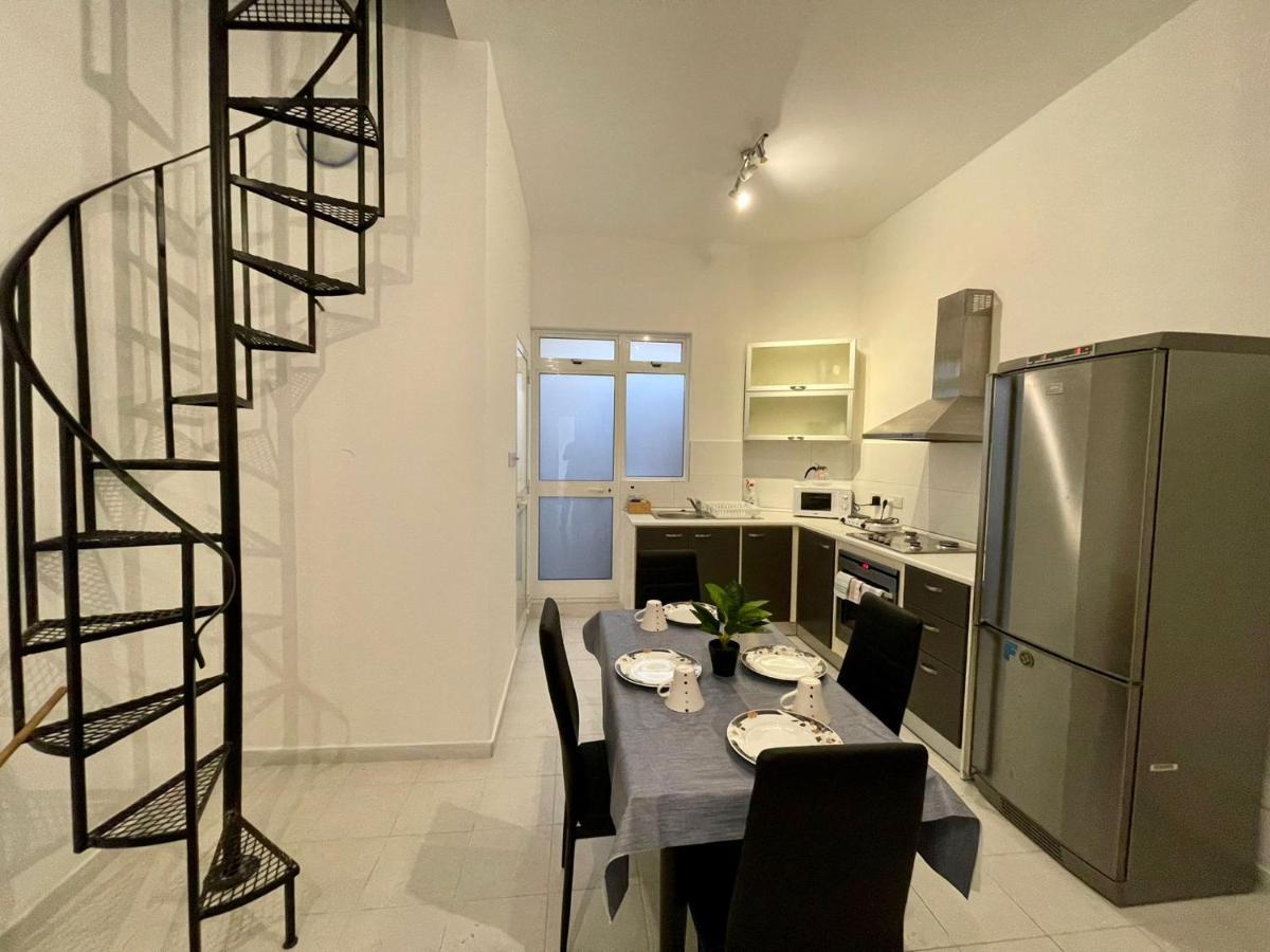 Balesa Property - Modern Duplex House In Central Слима Екстериор снимка