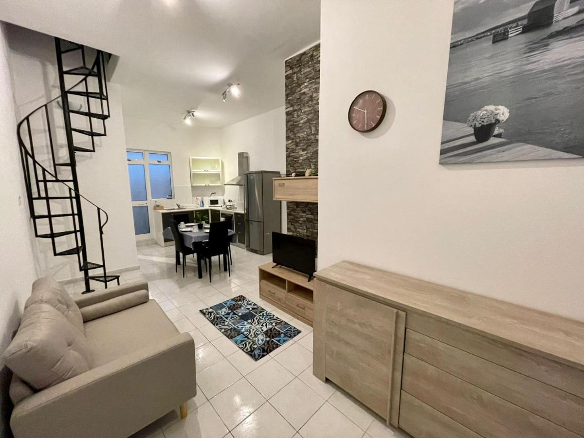 Balesa Property - Modern Duplex House In Central Слима Екстериор снимка